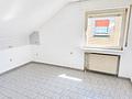 3-Familienhaus mit freier Dachgeschosswohnung, Doppelgarage & Garten - Küche im DG