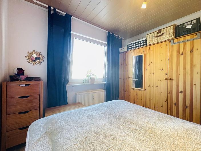 Gut geschnittene 3-Zimmerwohnung mit Terrasse, Garten und Stellplatz in Büttelborn - Worfelden - Schlafzimmer