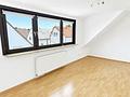 Modernisierte Dachgeschosswohnung
mit Balkon
in gepflegtem Dreifamilienhaus - Schlafen