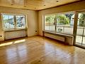 Freistehendes Einfamilienhaus mit
Einliegerwohnung, Garage & großer Terrasse - Wohnbereich im EG