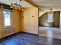 Schönes Einfamilienhaus
Familienglück mit Hof, Garten & viel Platz - Zimmer im DG
