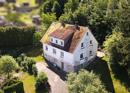 1- bis 2-Familien-Haus am Waldrand mit großem Grundstück und vielen Nutzungs-Möglichkeiten! - Draufsicht NW Titel