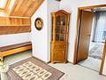 Familienglück mit Gartenidylle -
Gepflegtes Einfamilienhaus mit viel Platz - Flur im DG