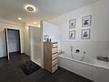 Große moderne 3.Zi. Wohnung mit durchdachtem Grundriss und einer großen Dachterrasse. - Badezimmer Ansicht 1