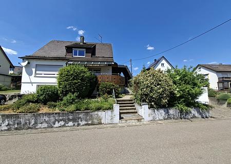 Charmantes, familienfreundliches Wohnhaus in bevorzugter Lage von Giengen - Ansichten