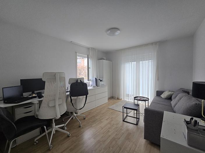 Lichtdurchflutete 3-Zi.-Wohnung mit toller Raumaufteilung.
Plus EBK, Balkon und Stellplatz - Zimmer 1