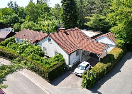 Seltene Gelegenheit: Großzügiges Grundstück mit Entwicklungspotenzial in begehrter Wohnlage - Ansicht 1