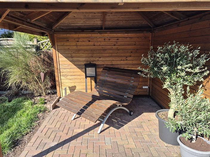 Großzügige Doppelhaushälfte mit zwei Wohneinheiten und viel Potenzial - Außenbereich