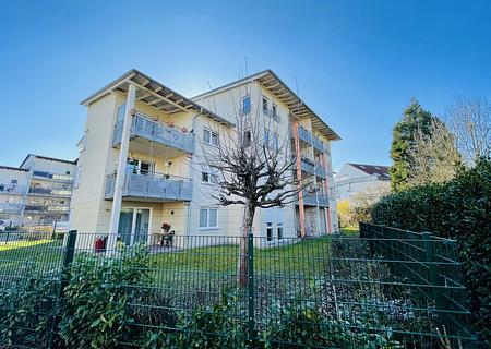 Stilvoll altersgerecht wohnen in Flörsheim am Georg-Christian-Schütz-Platz - Bewohnbar ab 50 Jahren - Gebäude Außenansicht
