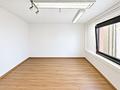 Attraktives Wohn- und Gewerbeensemble mit ca. 395 m² in Frankfurt-Schwanheim - Bürozimmer Haus 1 EG