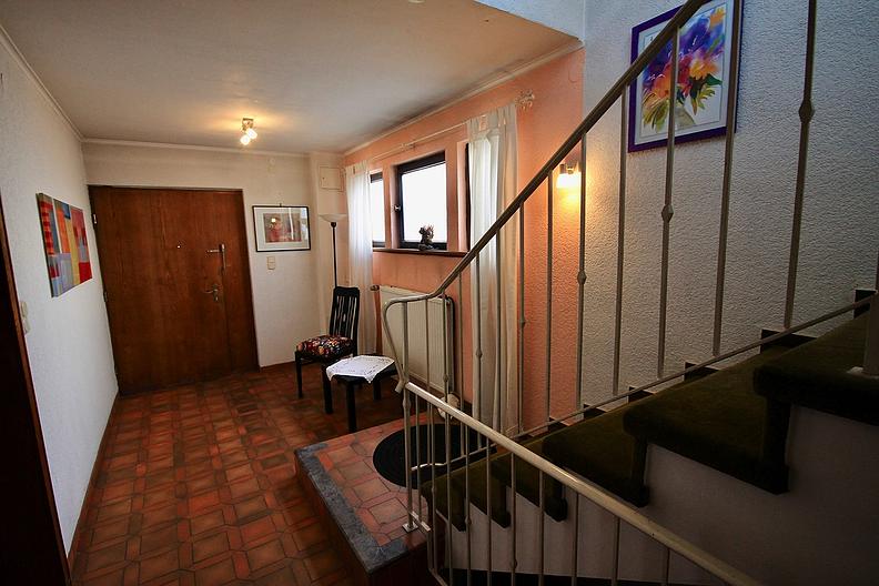 Freistehendes Einfamilienhaus in begehrter Lage von Neu-Isenburg - Flur