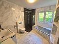 Exklusive Haus-im-Haus-Wohnung mit traumhaftem Privatgarten in Bestlage von Sachsenhausen - Bad