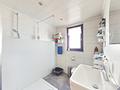 Hier entstehen Wohnträume – Haus mit Garten und schöner Aussicht - Badezimmer