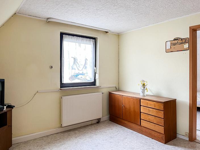 Doppelhaushälfte mit großem Garten und Stellplatz in Miltenberg - DG Büro