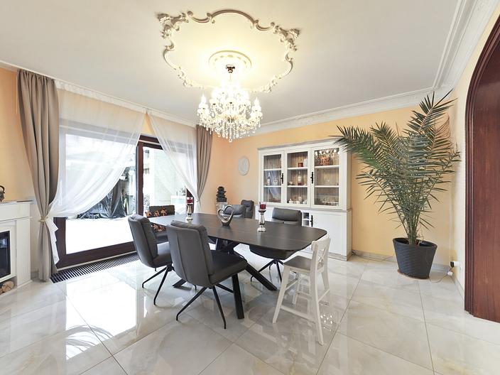 Exklusives Familienparadies mit Panoramablick auf die Burg Breuberg! - Esszimmer