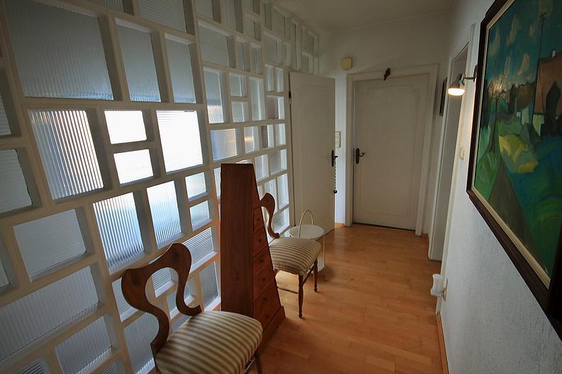 Freistehendes Einfamilienhaus in begehrter Lage von Neu-Isenburg - Flur OG