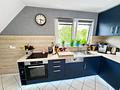 Gepflegte Maisonette-Eigentumswohnung mit 
Einbauküche, Garagenstellplatz, 2 Bäder & Balkon - Einbauküche...
