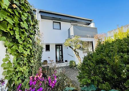 Reihenendhaus in Griesheim - Eulerweg- Splitlevelbauweise  - Innenhof - Eingang