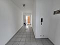 Charmante, renovierte 3 Zi. Dachgeschoss Wohnung mit neuem Bad + neuer Einbauküche - Flur