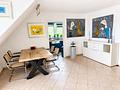 Gepflegte Maisonette-Eigentumswohnung mit 
Einbauküche, Garagenstellplatz, 2 Bäder & Balkon - ...offen geschnitten.