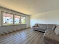 * Ein Haus – viele Möglichkeiten * Zweifamilienhaus mit Charme, Potenzial und großzügigem Garten - Wohnzimmer Whg. EG