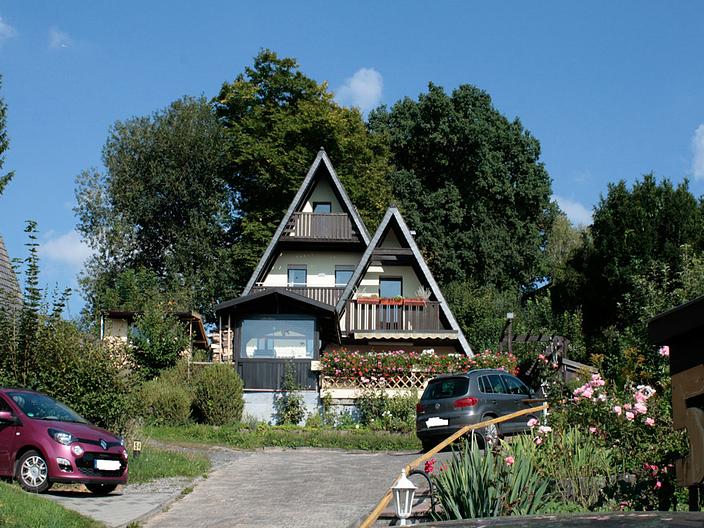 Liebhaberobjekt in ruhiger, sonniger Lage von Erbach- Erlenbach! - Ansicht W Titel