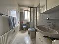 Ein Zuhause, das auf Ihre Ideen wartet – 3-Zimmer-Wohnung mit viel Potenzial auf der Berger Straße - Tageslichtbad