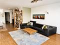 Townhouse-Flair in Oberursel
Stilvolles Zuhause mit EBK, Garten, Terrasse und 
2 TG-Stellplätze - Wohnbereich...