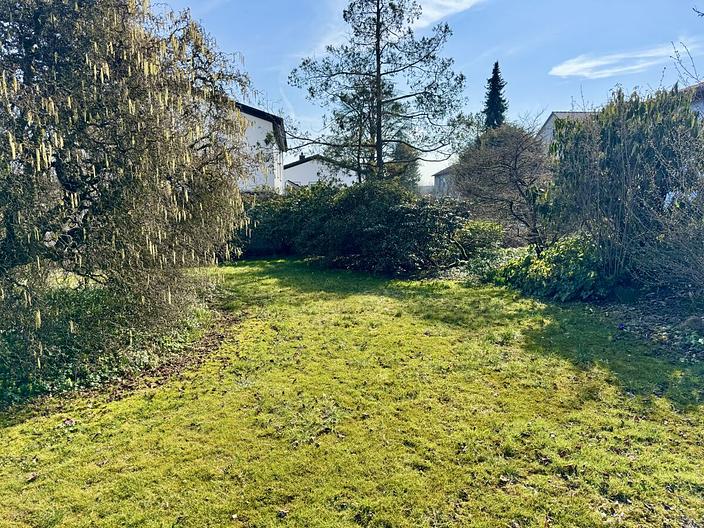 Freistehendes Familienhaus
mit großem Garten in ruhiger Lage - Garten