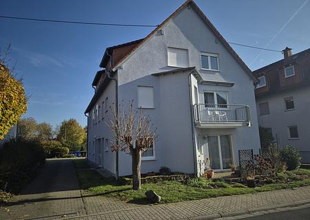 Ihr neuer Wohlfühlplatz unter dem Dach – mit Balkon und Raum für Ideen - Außenansicht