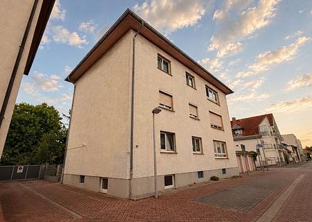 5-Zimmer Eigentumswohnung im 2. Obergeschoss mit Balkon - ca. 100 m² Wohnfläche -  in Rüsselsheim - Außenansicht