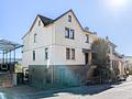 Einfamilienhaus, top gepflegt mit traumhaftem Blick über Erbach und tollem Garten - Ihre Chance! - Ansicht W