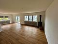 Lichtdurchflutete 3-Zimmer-Wohnung mit Balkon 
und Garage in gepflegtem Wohnhaus - Wohnzimmer II