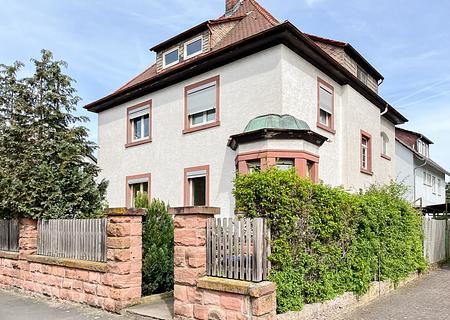 Charmantes Stadthaus mit Potenzial & Garten