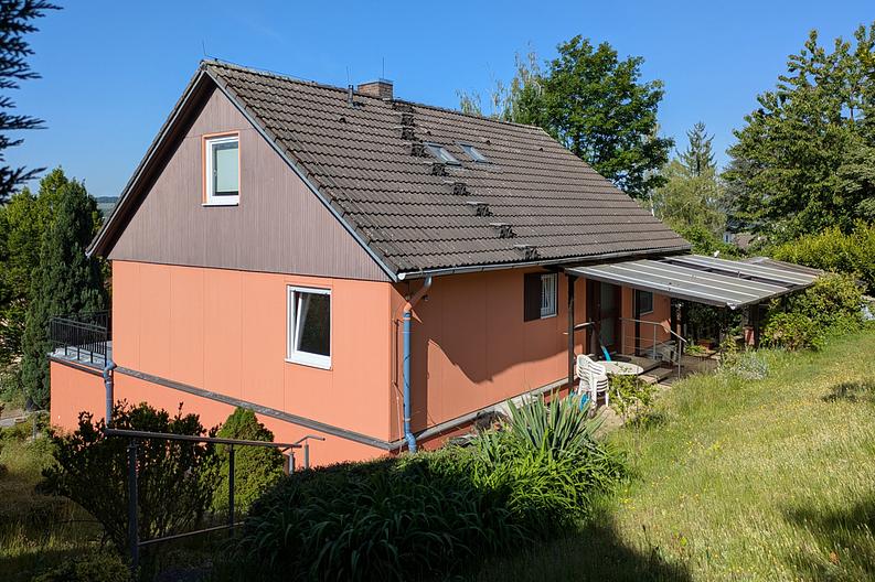 Ein Haus? Eine Wohnung? Eigentlich beides! Große ETW mit Garten in ruhiger, sonniger Süd-West-Lage! - Ansicht-O