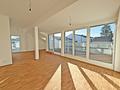 Bezug sofort möglich! Großzügige 4-Zi.-DG-Neubauwohnung mit Loggia - Lirchtdurchflutetes Wohnzimmer mit Terrassenzugang