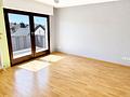 Modernisierte Dachgeschosswohnung
mit Balkon
in gepflegtem Dreifamilienhaus - Wohnen mit Zugang...