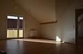 Charmante 3-Zimmer Dachgeschosswohnung mit Sichtdachtstuhl und Aufzug - Wohnen / Küche