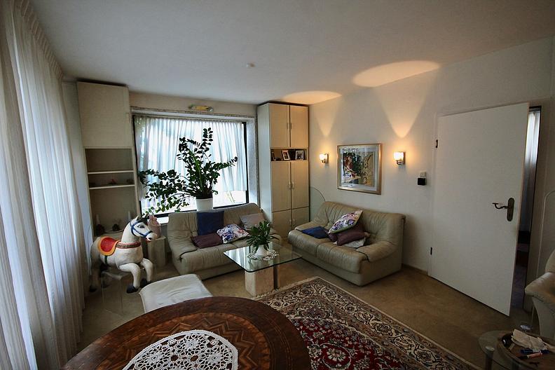 Freistehendes Einfamilienhaus in begehrter Lage von Neu-Isenburg - Wohnzimmer