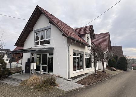 Tolle Räumlichkeiten zur vielseitigen Nutzung in ländlicher Lage - Ansicht