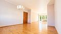 Zweifamilienhaus zwischen dem Ostpark und Parlamentsplatz - Frankfurt am Main - Ostend/Bornheim - Wohn- und Essbereich mit Balkon - 1. Obergeschoss