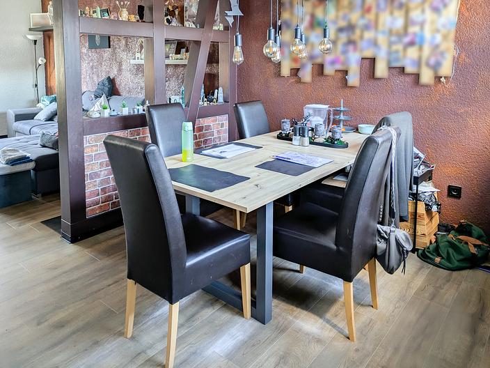 Multifunktionstalent: Großes Haus mit Garagen und Scheunentrakt - EG neu Essen