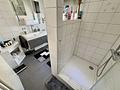 Natur vor der Tür, der Ortskern nur wenige Minuten entfernt – 4-Zimmer-Wohnung mit Balkon und Garten - Badezimmer