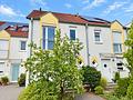 Reihenmittelhaus, Carport, Garten und viel Platz
Ankommen - Wohlfühlen - Zuhause sein - Straßenansicht