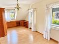 Kurpark vor der Tür, kleiner Garten zum Genießen - 
Doppelhaushälfte in Bad Homburger Bestlage - Schlafzimmer im DG...