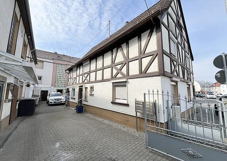7,2 % Rendite und weiteres Entwicklungspotenzial: Attraktives Immobilien-Ensemble - Haus 1/Hofansicht