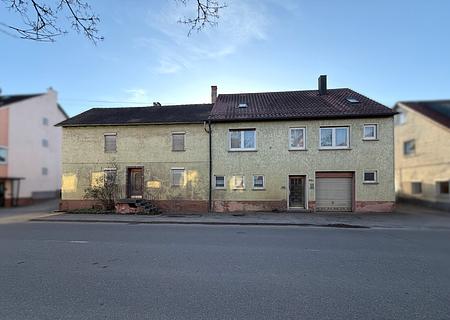 Großzügiges Doppelhaus mit Ausbaupotential - Außenansicht 