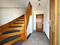 * Ein Haus – viele Möglichkeiten * Zweifamilienhaus mit Charme, Potenzial und großzügigem Garten - Hauszugang / Treppenflur