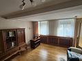 Charmantes Einfamilienhaus mit Garage, Nebengebäude und viel Potenzial in Nidderau-Heldenbergen - Wohnzimmer