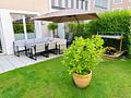 Townhouse-Flair in Oberursel
Stilvolles Zuhause mit EBK, Garten, Terrasse und 
2 TG-Stellplätze - Terrasse und Garten